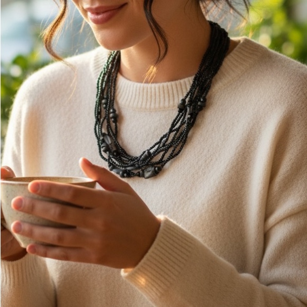 🧚🏻‍♀️ 7-Strand Black Beaded Necklace w/ Mother of Pearl Adjustable 17–20”